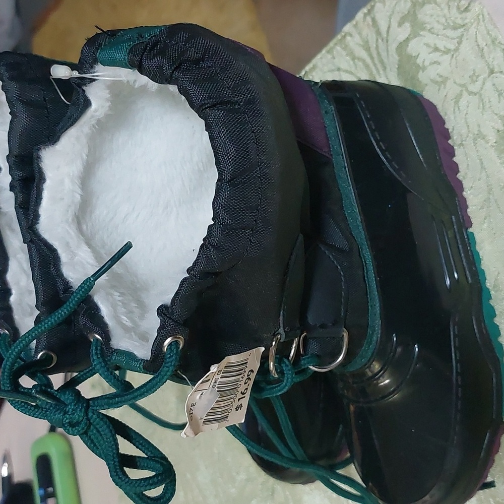 Girls winter boots sz 12 or 13